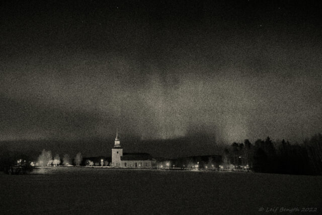 Norrsken över Våmhus kyrka