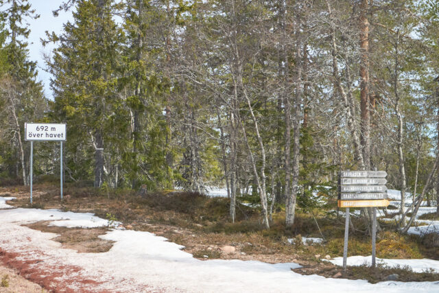 Vid vägens högsta punkt på N Oradtjärnberget