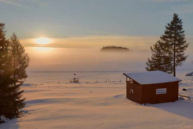 Morgondimmor över Orsasjön