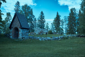 Skogs kyrkoruin