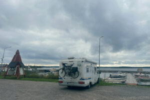 Vid en liten fiskehamn